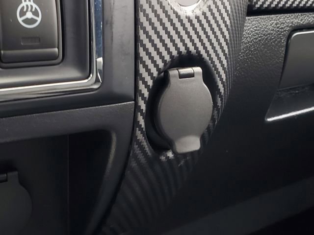 Used 2017 Nissan Titan PRO-4X w/ Pro-4x Convenience Package image 21