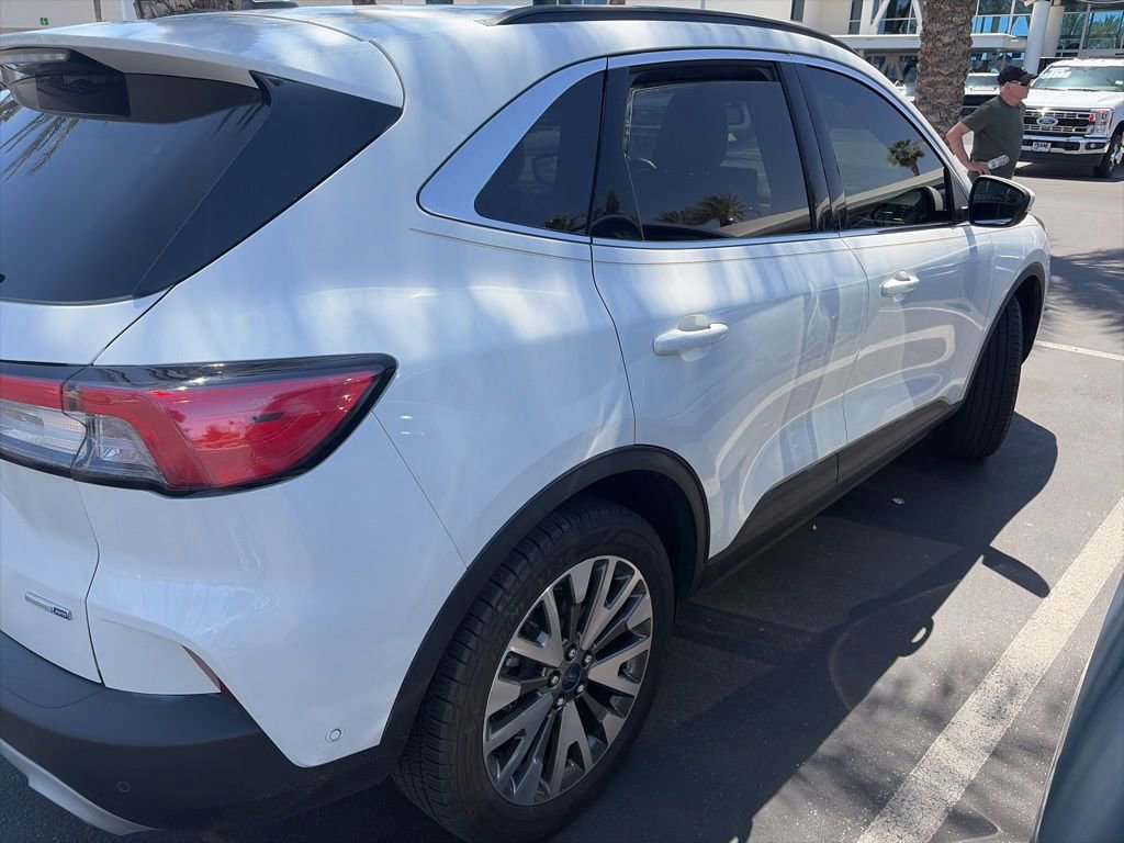 Certified 2020 Ford Escape Titanium AWD/4WD image 2
