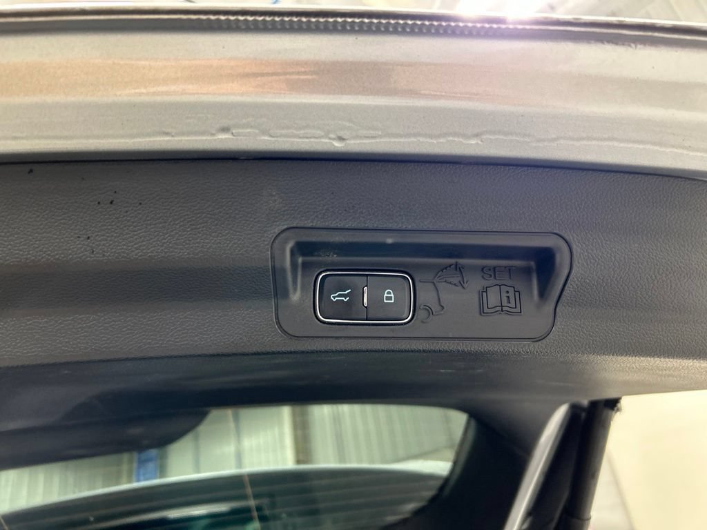 Certified 2023 Ford Explorer XLT w/ Equipment Group 202A AWD/4WD image 31