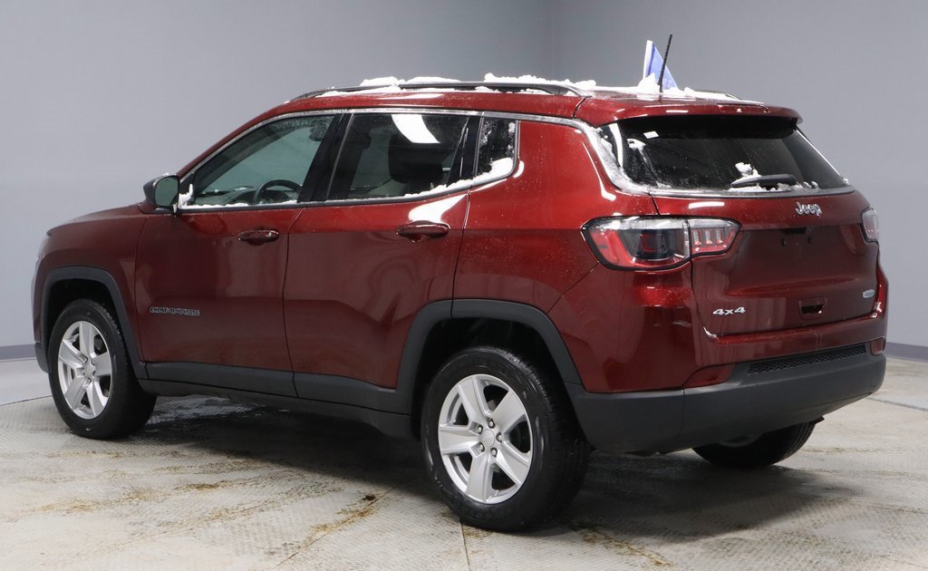 Used 2022 Jeep Compass Latitude w/ Sun and Sound Group image 3