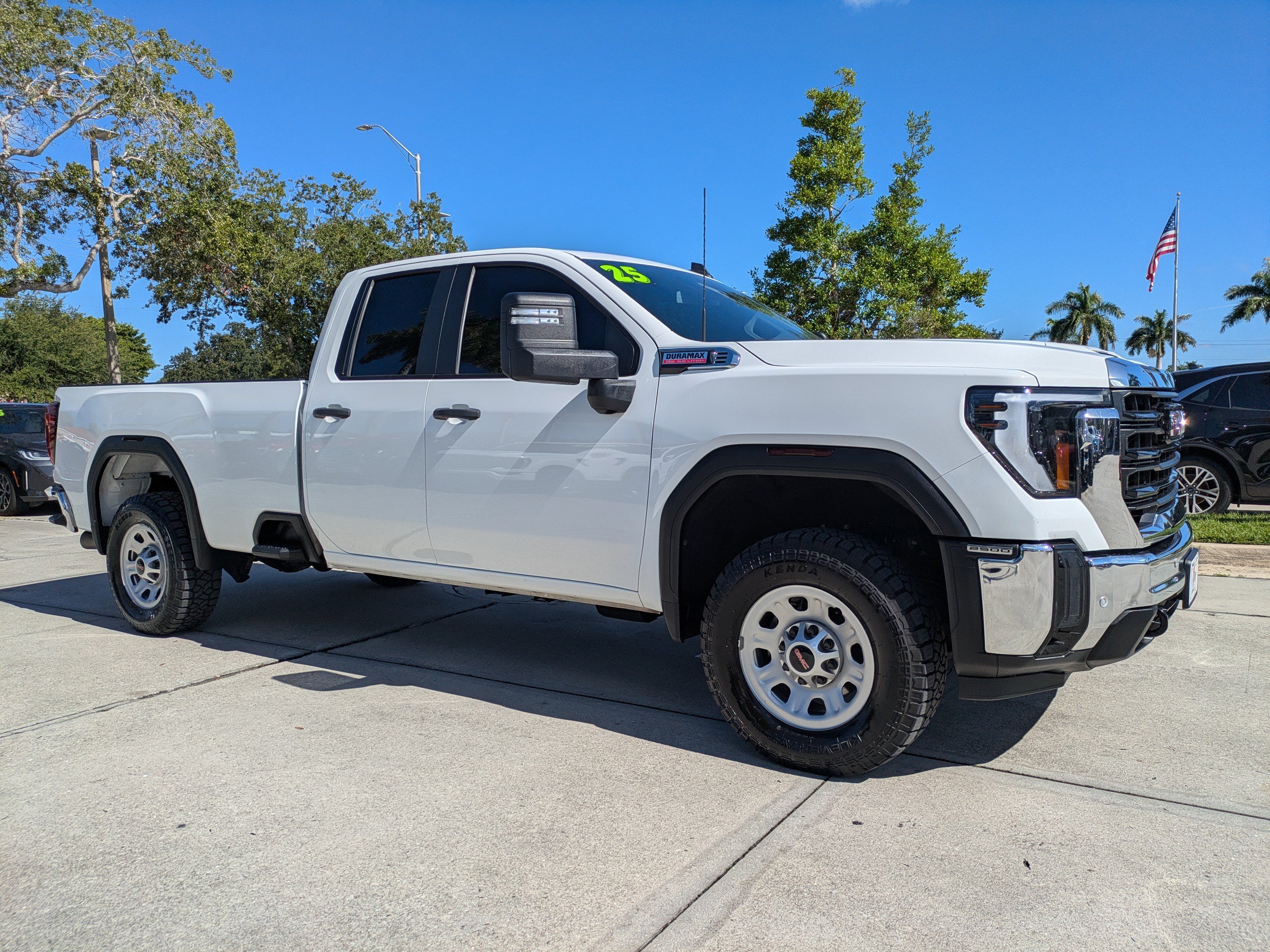 Used 2025 GMC Sierra 2500 Pro w/ 1SA Pro Safety Plus Package AWD/4WD image 7