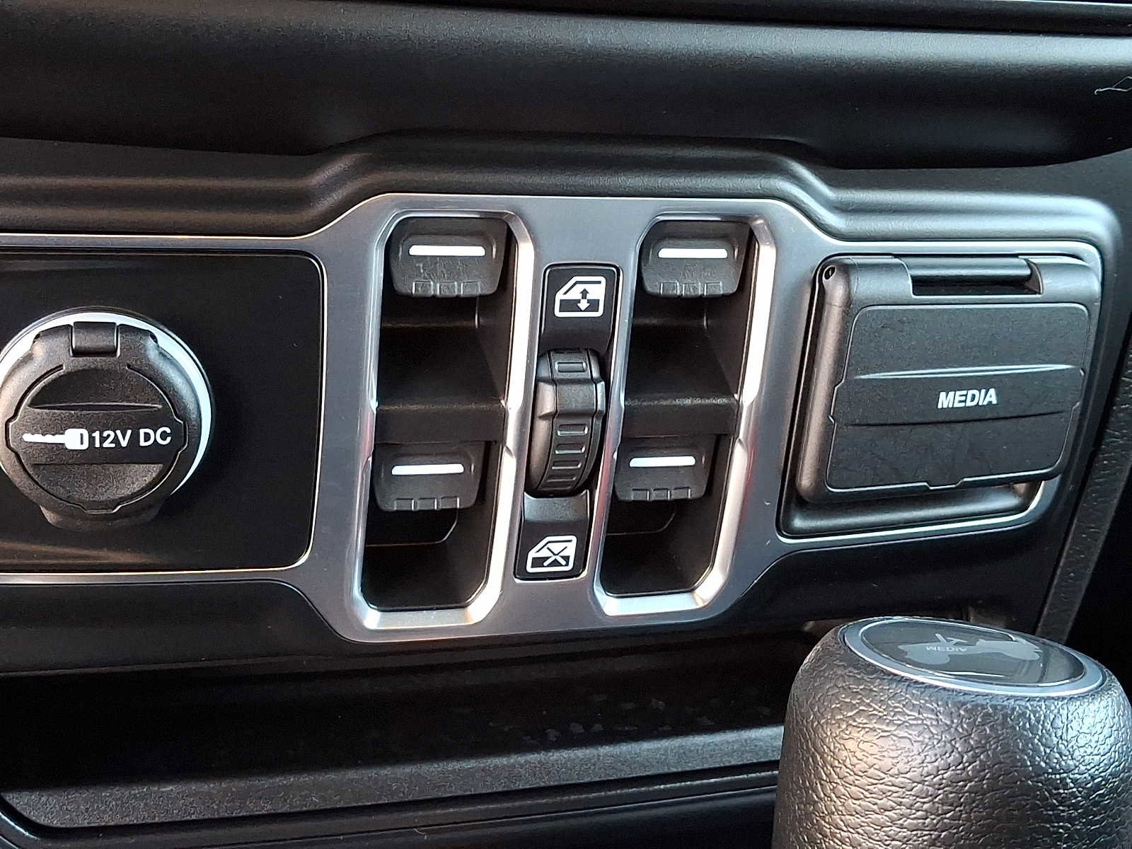 Used 2023 Jeep Wrangler Unlimited Sport AWD/4WD image 24