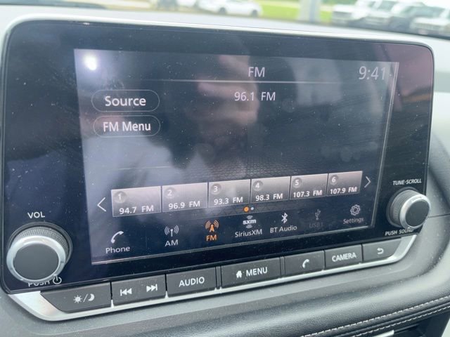 Used 2024 Nissan Rogue SV FWD image 16