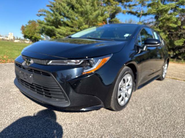 Used 2025 Toyota Corolla LE FWD image 6