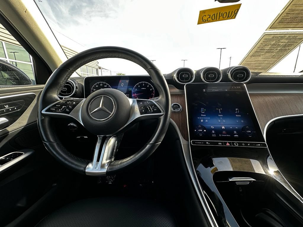 Used 2024 Mercedes-Benz GLC 300 image 11