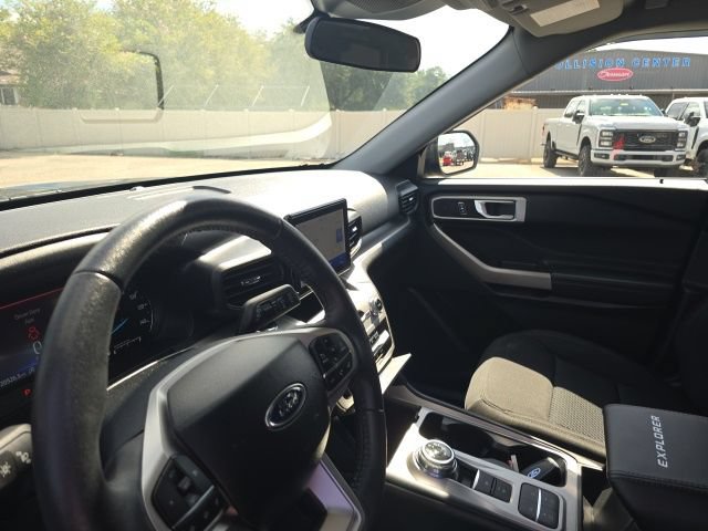 Certified 2024 Ford Explorer XLT RWD image 8