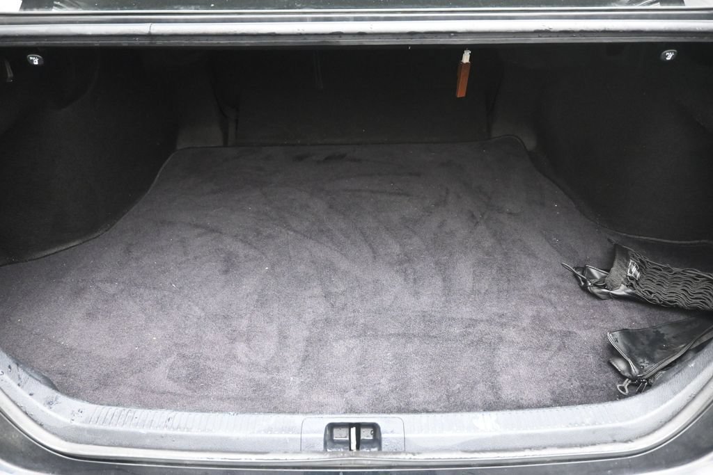 Used 2022 Toyota Camry XSE FWD image 2