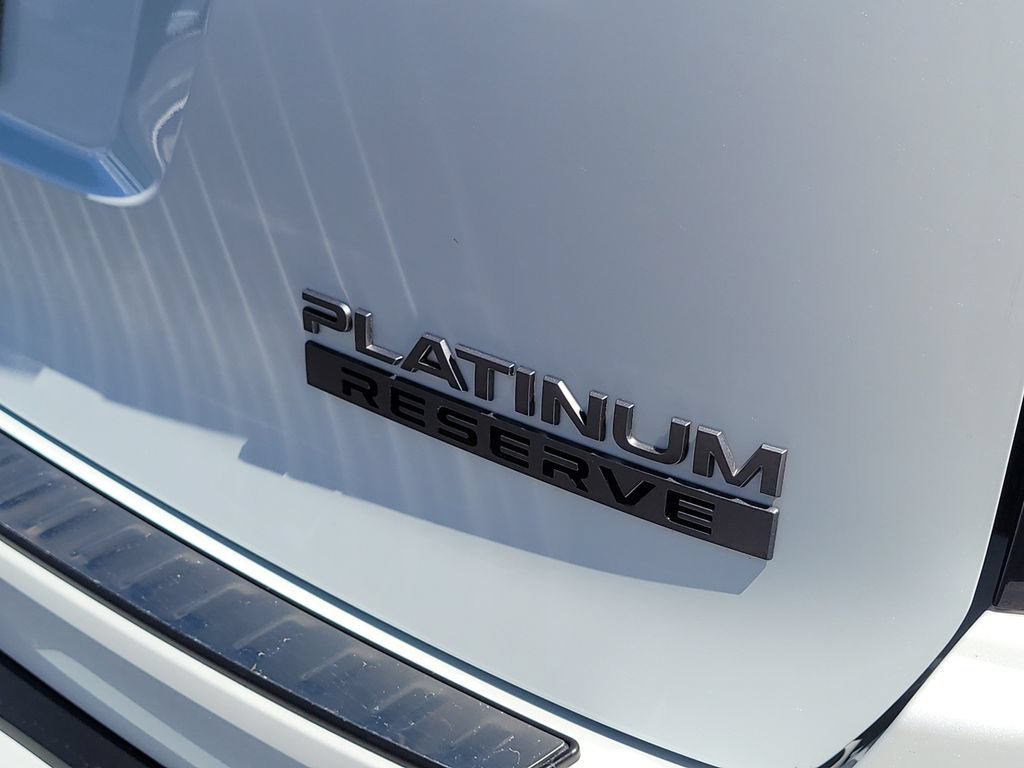 Used 2025 Nissan Armada Platinum Reserve RWD image 6