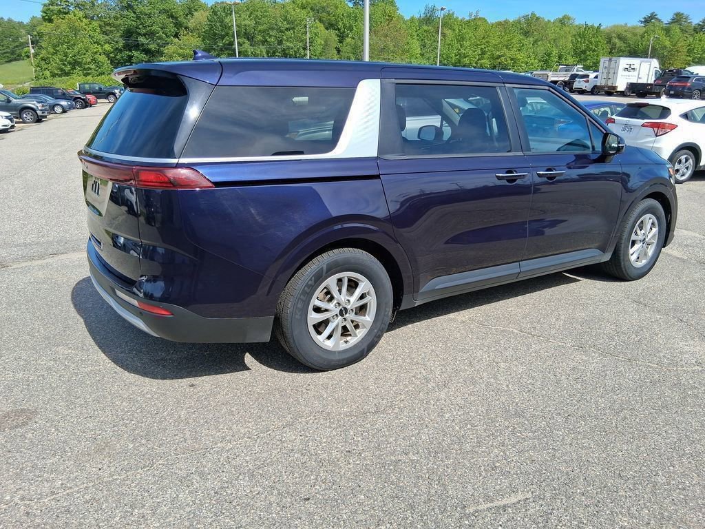 Used 2023 Kia Carnival LX image 13