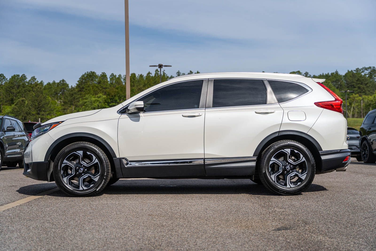 Used 2017 Honda CR-V Touring image 4