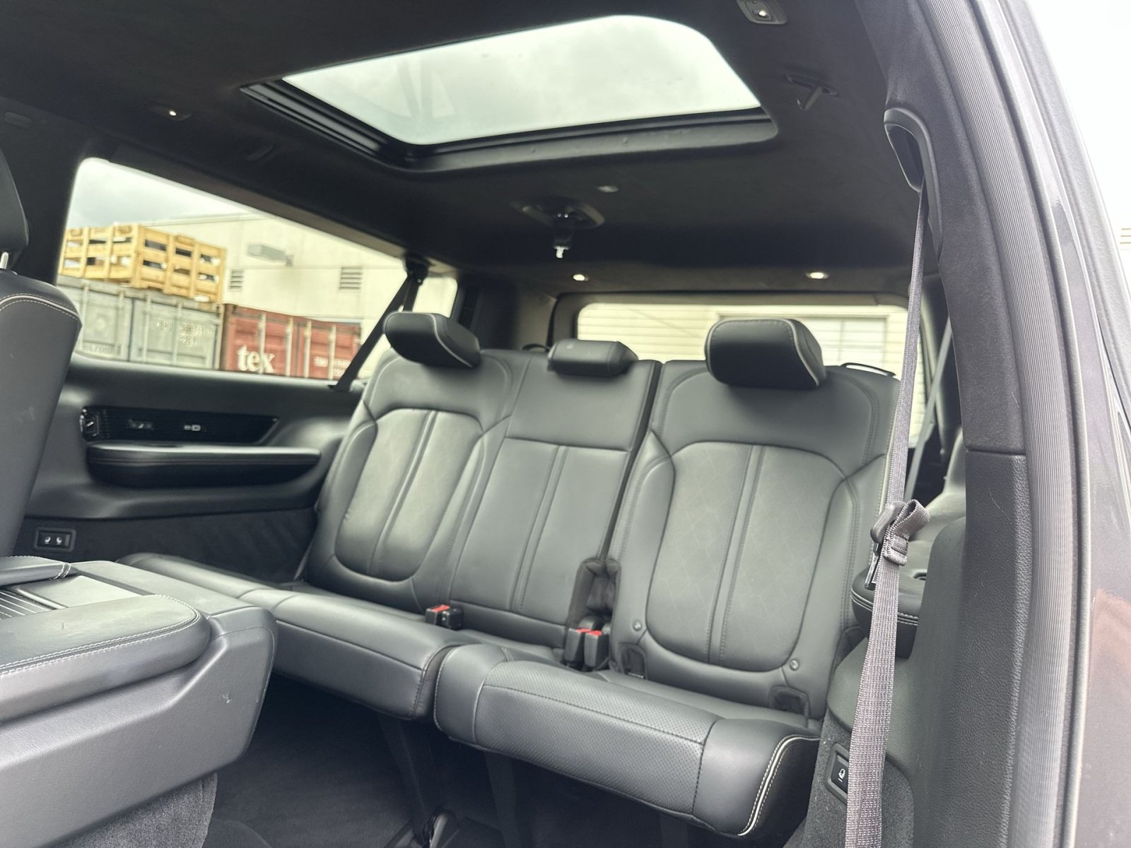 Used 2024 Jeep Grand Wagoneer L Series II w/ Quick Order Packagew 28T AWD/4WD image 27