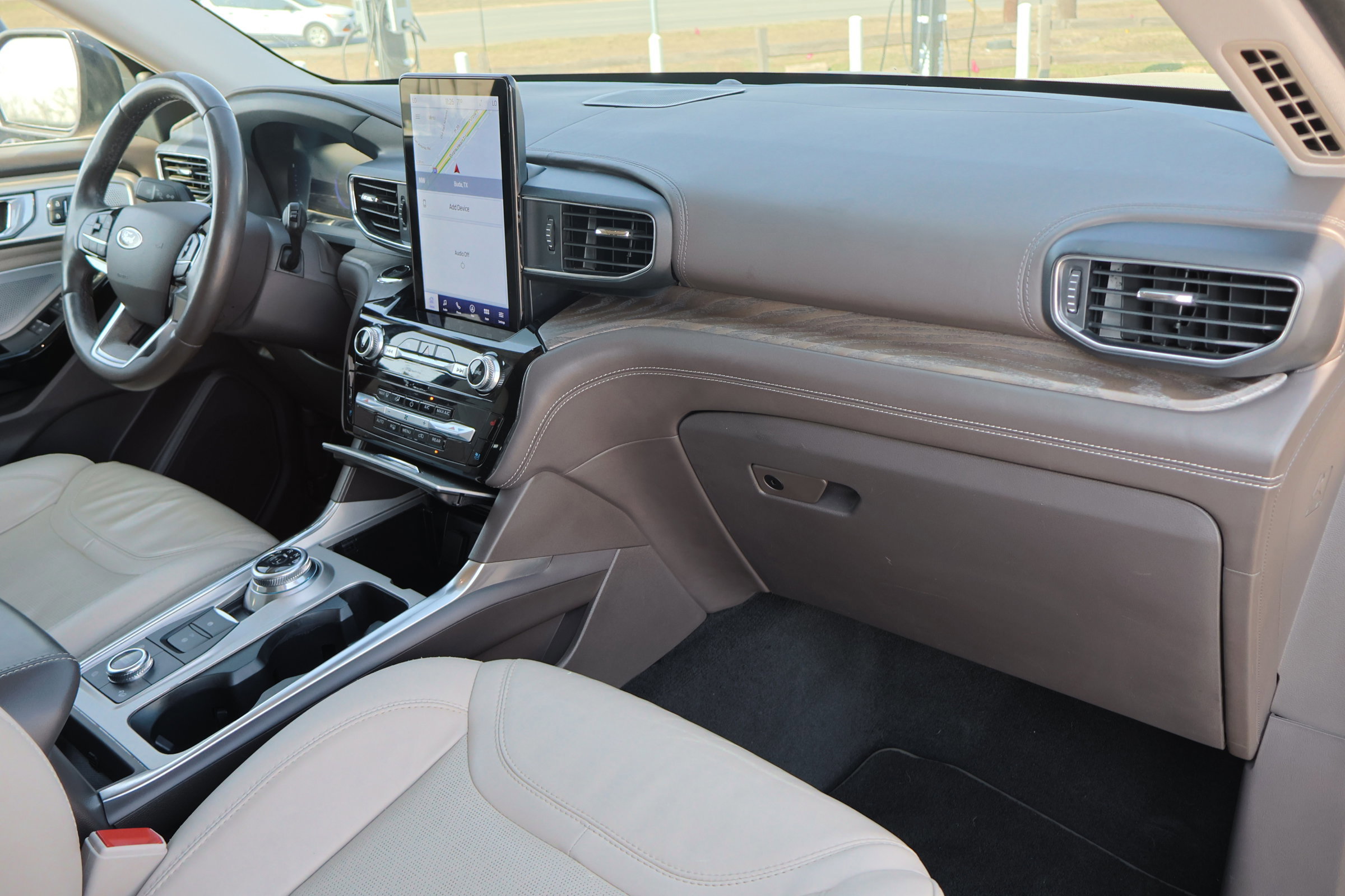 Certified 2022 Ford Explorer Platinum w/ Equipment Group 601A image 45