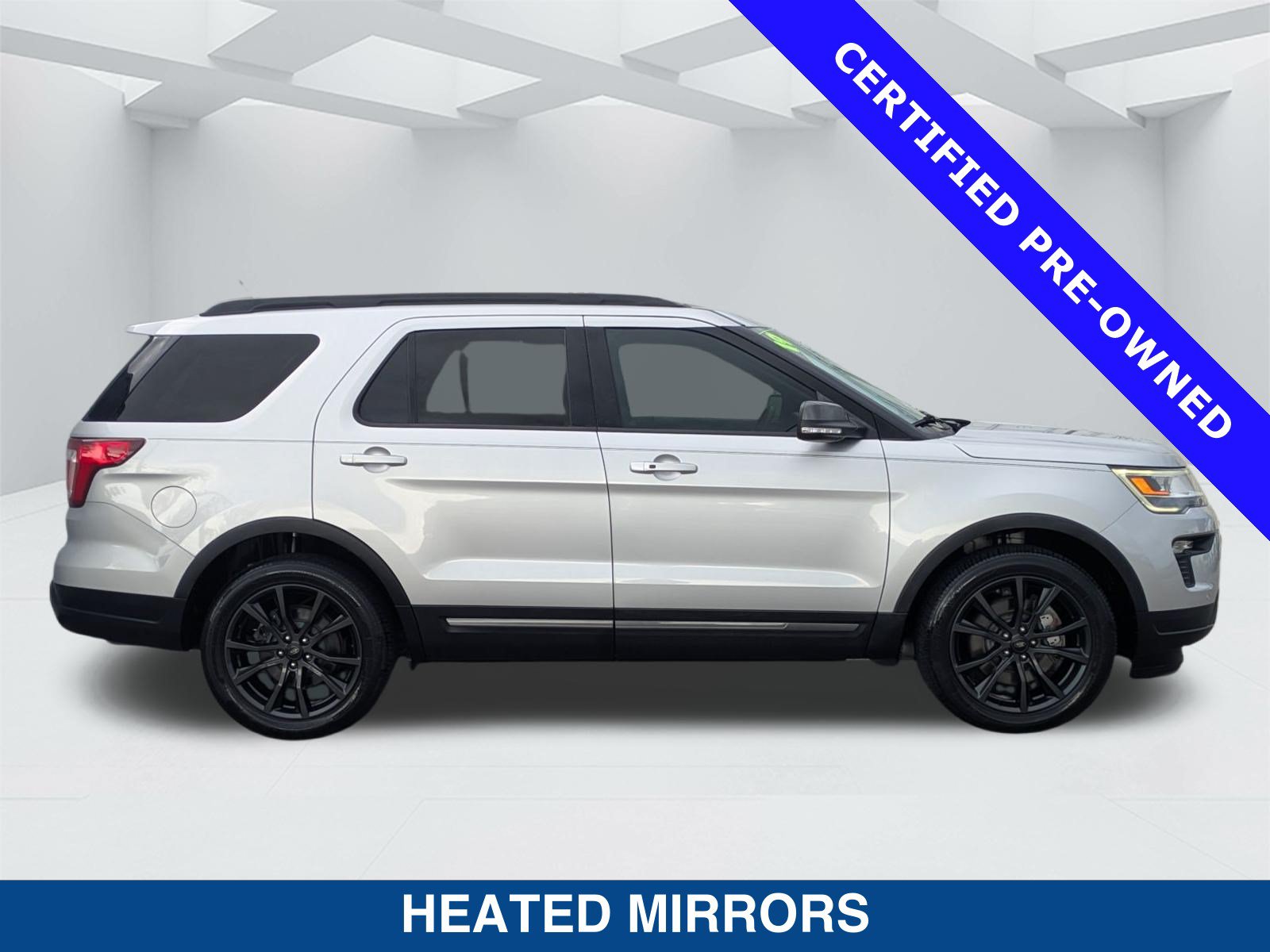 Certified 2019 Ford Explorer XLT w/ Equipment Group 202A FWD image 4