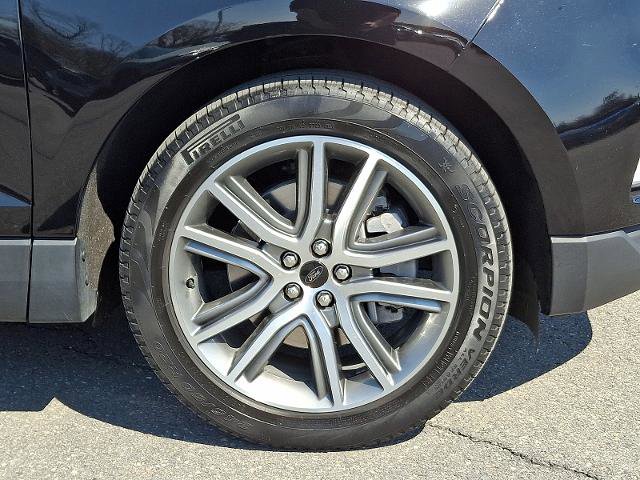 Certified 2023 Ford Edge Titanium AWD/4WD image 8