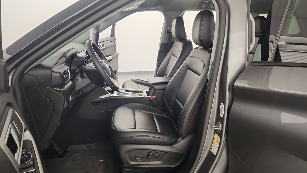 Certified 2024 Ford Explorer XLT w/ Equipment Group 202A AWD/4WD image 15