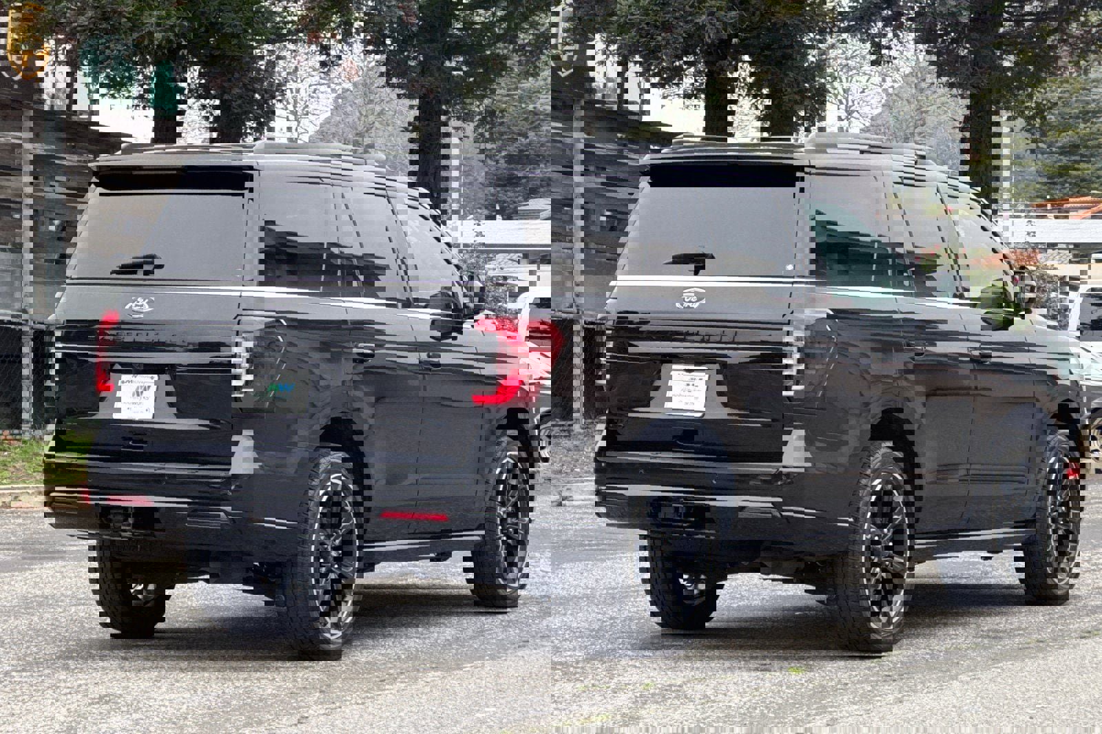 Certified 2024 Ford Expedition Limited image 4