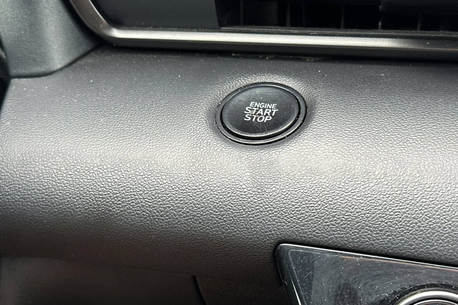 Used 2025 Hyundai Elantra Sport FWD image 22