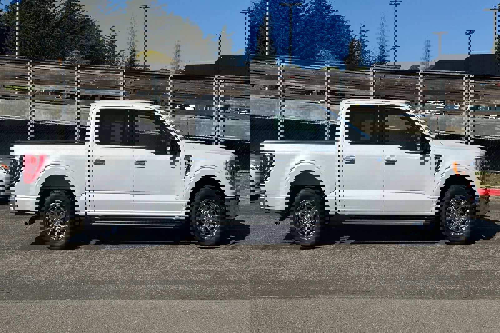 Certified 2022 Ford F150 XLT image 3