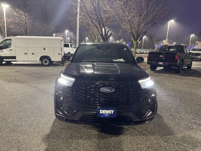 Certified 2025 Ford Explorer ST-Line w/ ST-Line Street Pack image 2
