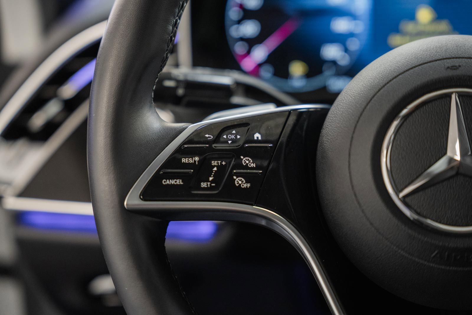 Used 2025 Mercedes-Benz E 350 4MATIC Sedan image 33