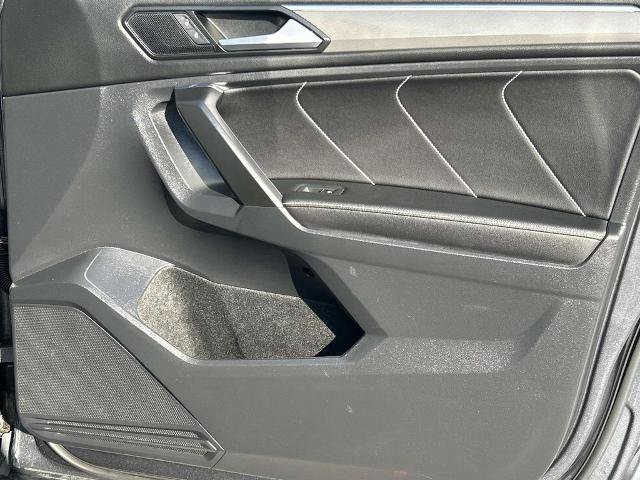 Used 2022 Volkswagen Tiguan SE R-Line FWD image 25