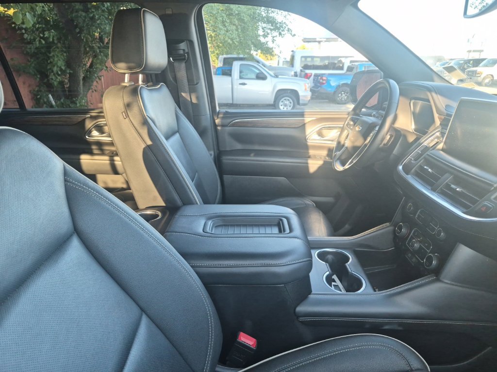 Used 2024 Chevrolet Suburban Premier RWD image 26