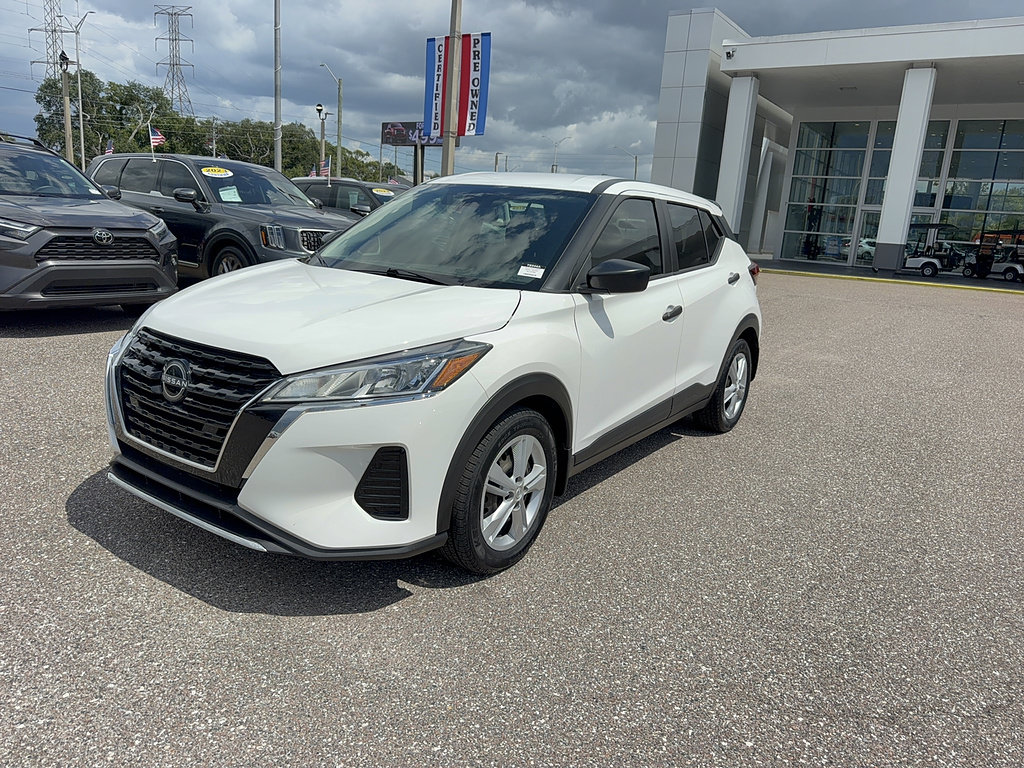 Used 2022 Nissan Kicks S FWD image 2