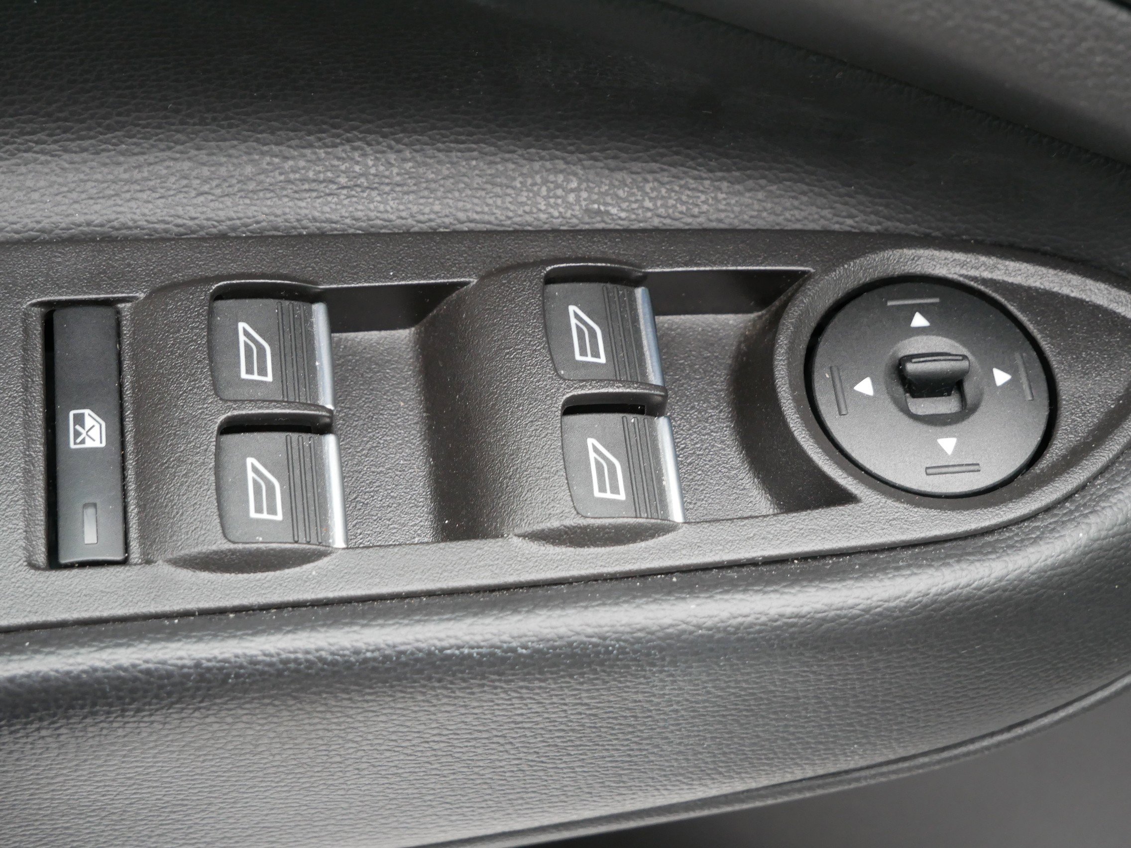 Certified 2019 Ford Escape Titanium image 11