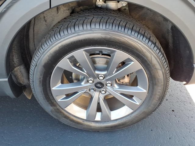 Certified 2021 Ford Explorer XLT w/ Equipment Group 202A AWD/4WD image 7