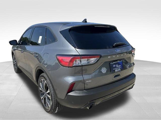 Certified 2022 Ford Escape SE w/ SE Sport Appearance Package FWD image 3