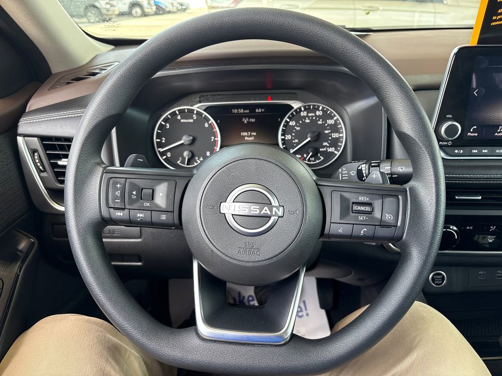 Used 2023 Nissan Rogue S AWD/4WD image 9