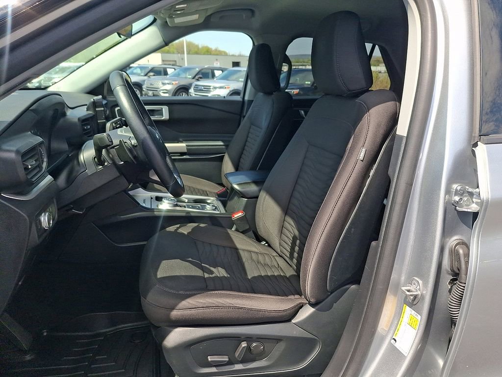 Certified 2020 Ford Explorer XLT w/ Comfort Package AWD/4WD image 14