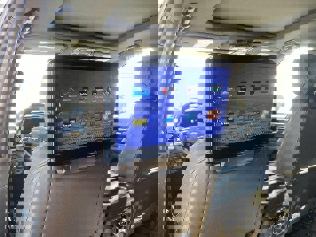 Used 2025 Chevrolet Tahoe High Country image 20