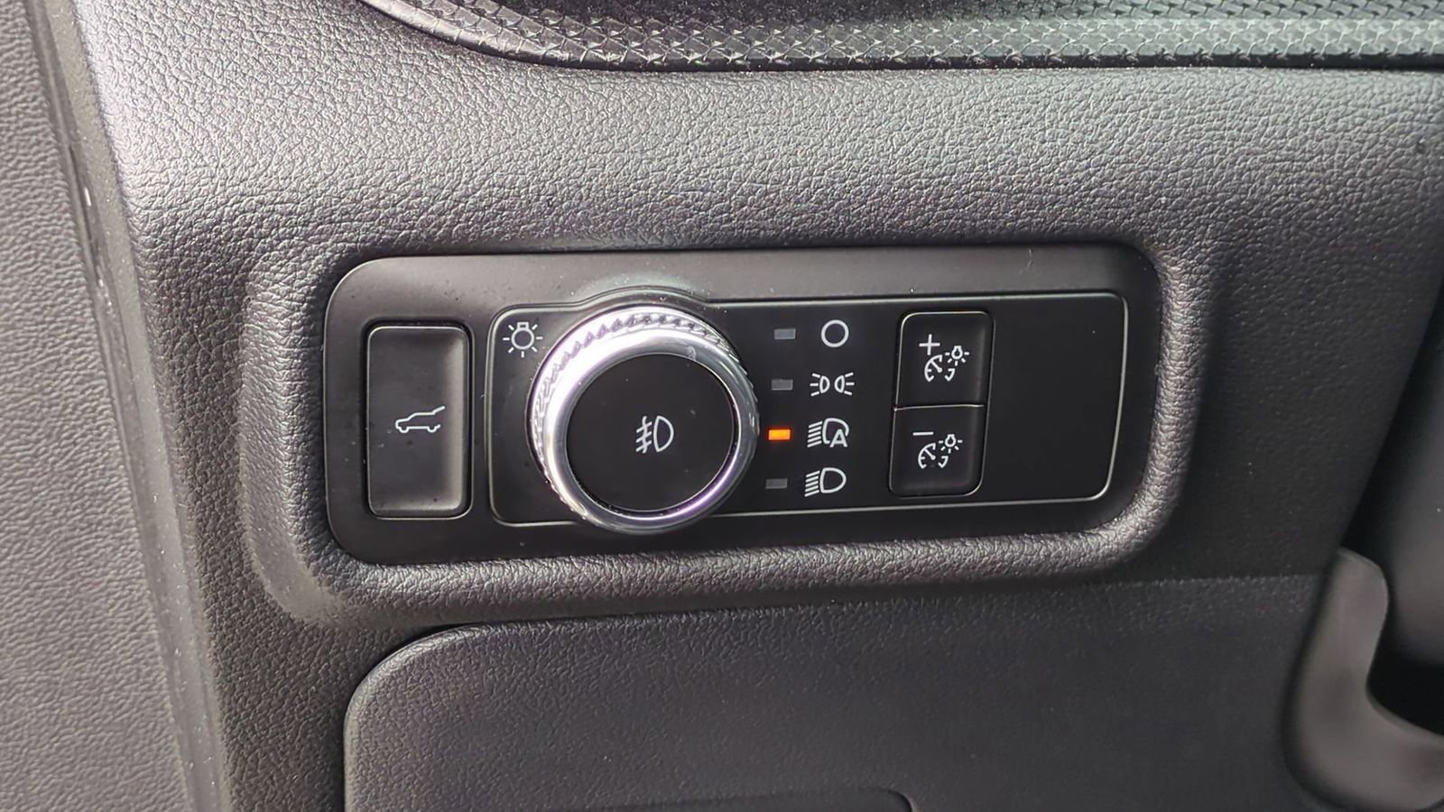 Certified 2023 Ford Explorer ST w/ Equipment Group 401A image 18