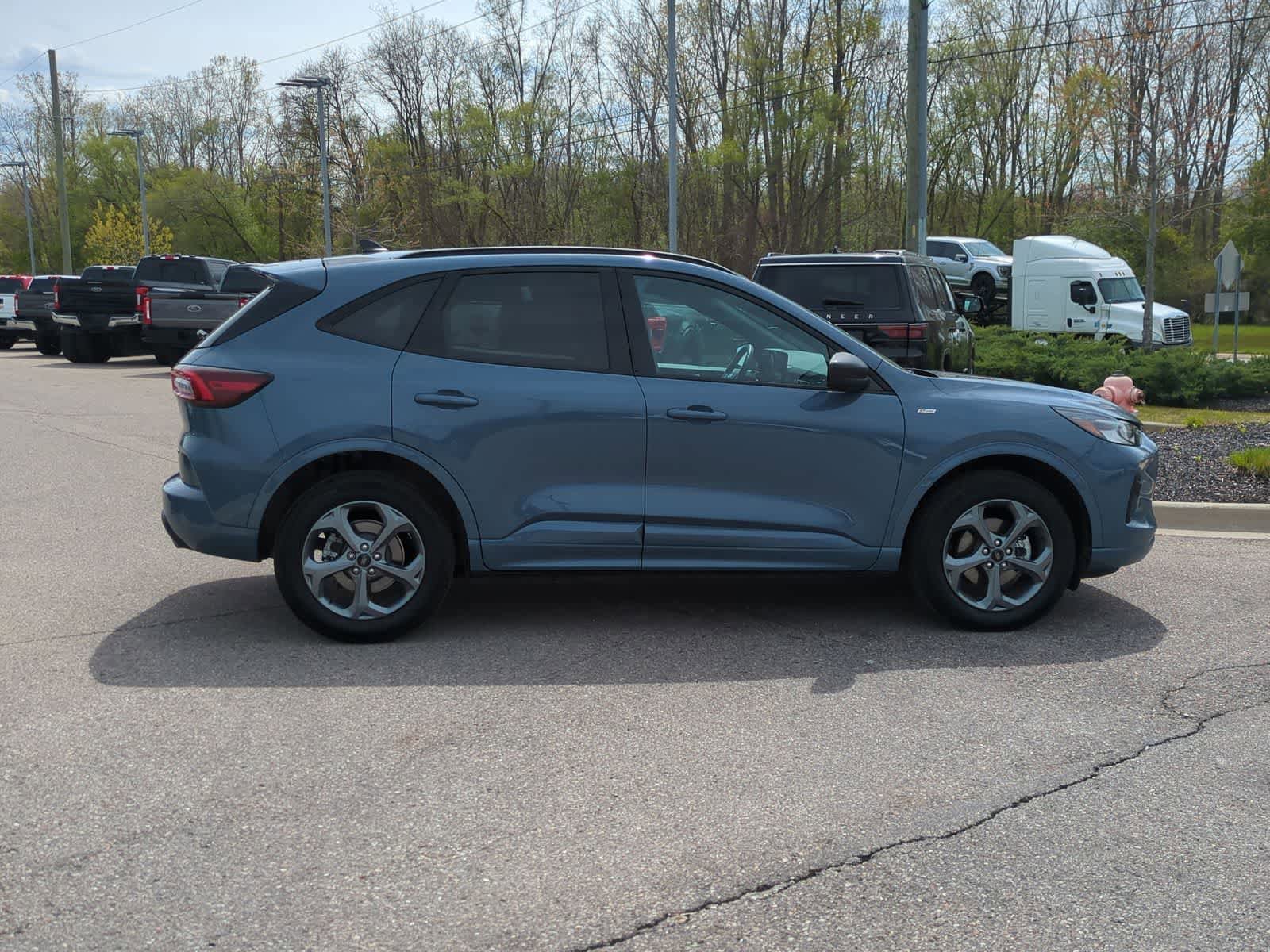 Certified 2024 Ford Escape ST-Line w/ Tech Pack #1 AWD/4WD image 9