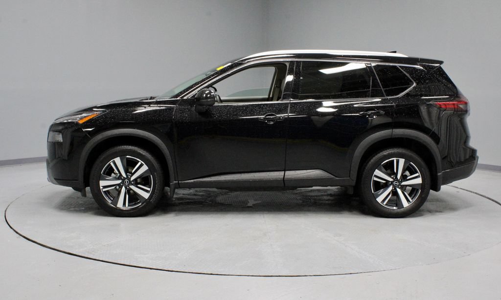 Used 2025 Nissan Rogue SL AWD/4WD image 9