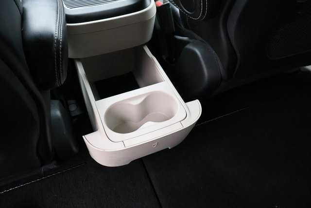 Used 2024 Chrysler Pacifica Touring-L image 26