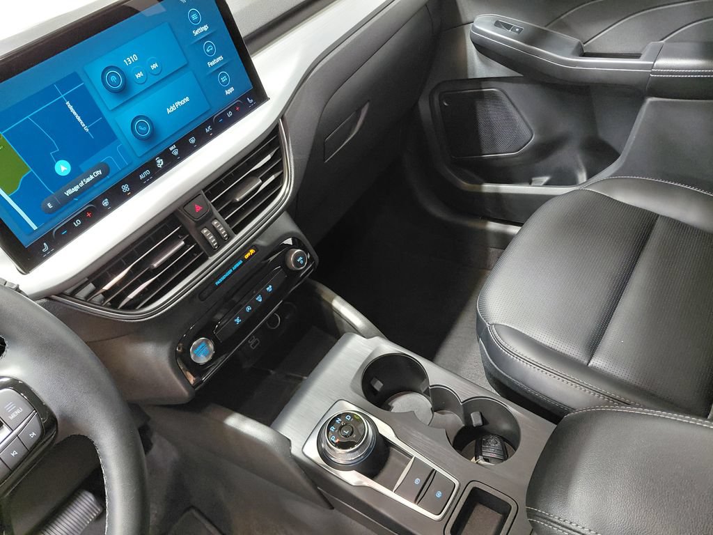 Certified 2025 Ford Escape Platinum AWD/4WD image 29