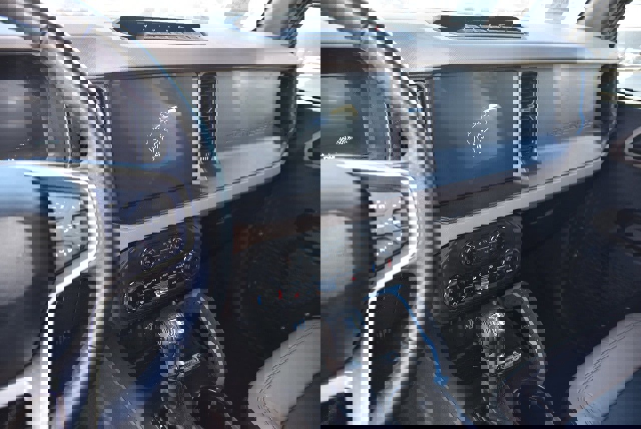 Certified 2024 Ford Bronco Wildtrak image 9