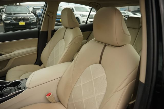 Used 2018 Toyota Camry XLE FWD image 10