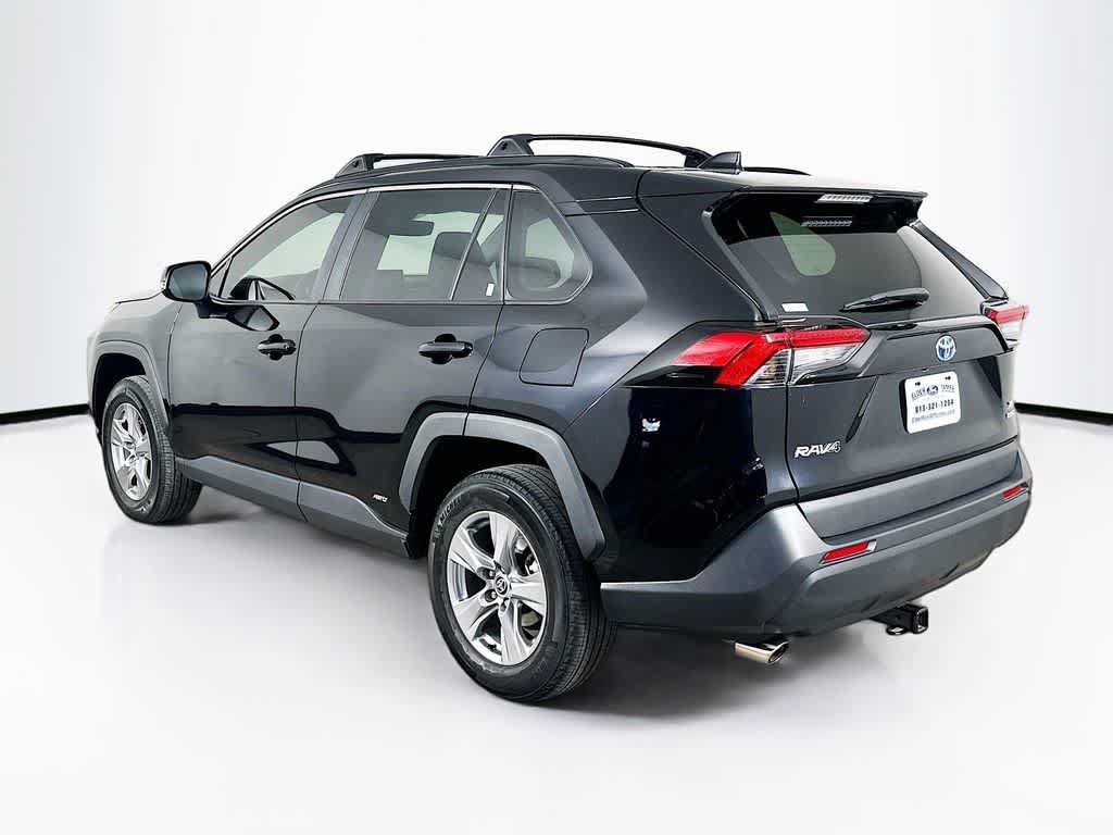 Used 2022 Toyota RAV4 XLE w/ Convenience Package AWD/4WD image 4