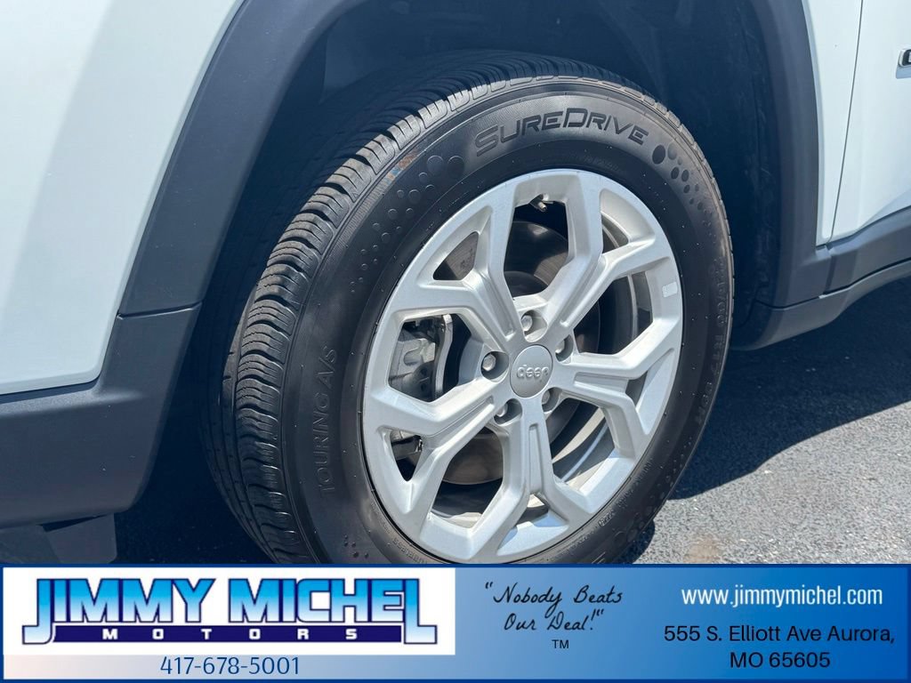 Used 2024 Jeep Compass Latitude AWD/4WD image 30