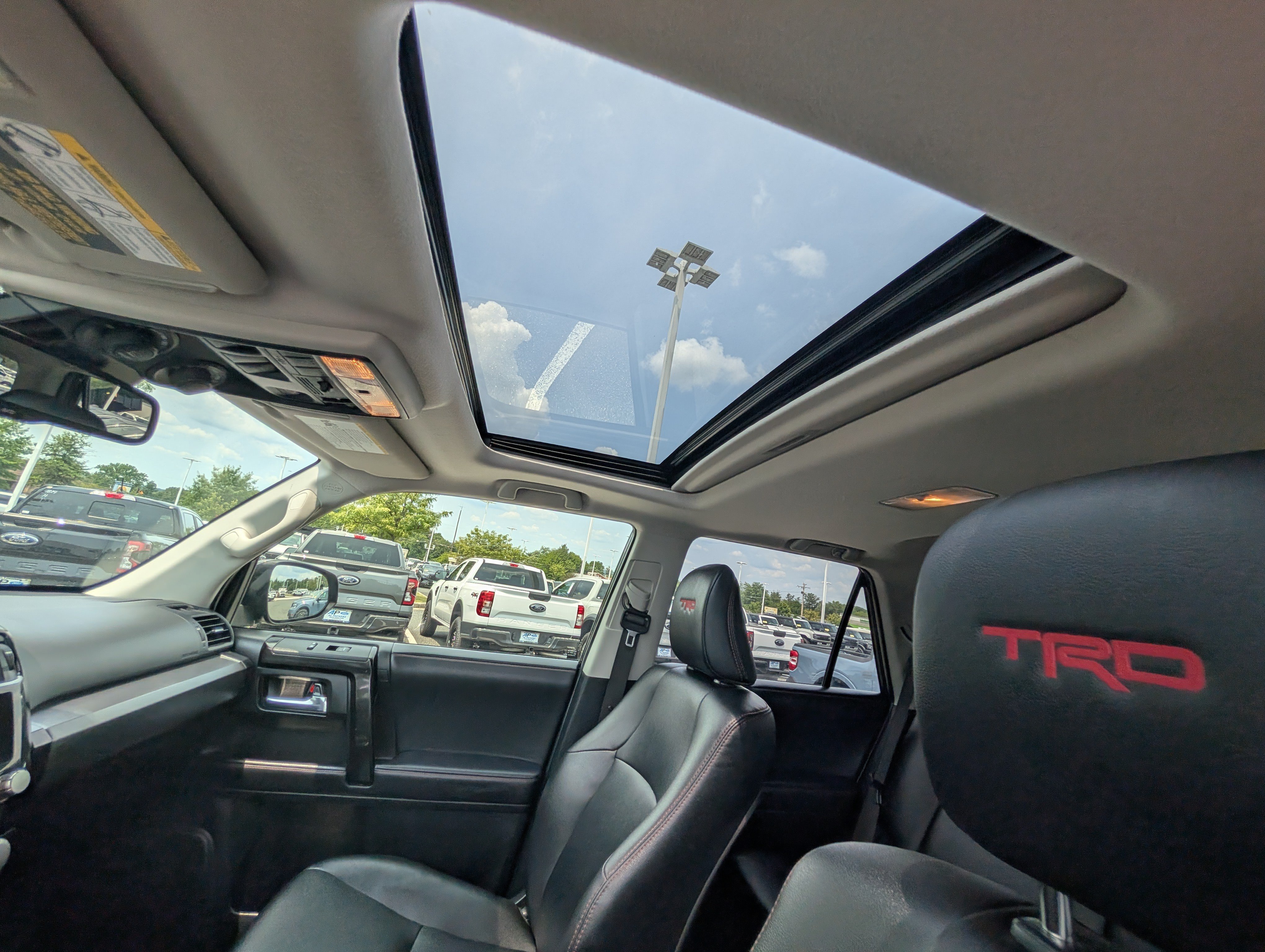 Used 2022 Toyota 4Runner TRD Off-Road Premium w/ TRD Black Wheel Package (TMS) AWD/4WD image 18