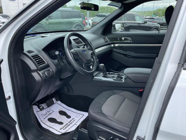 Certified 2018 Ford Explorer XLT FWD image 9