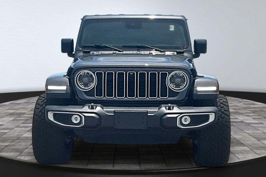 Used 2024 Jeep Wrangler Unlimited Sahara w/ Technology Group AWD/4WD image 2