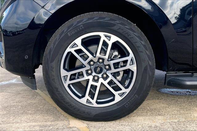Certified 2025 Ford Expedition Active AWD/4WD image 8