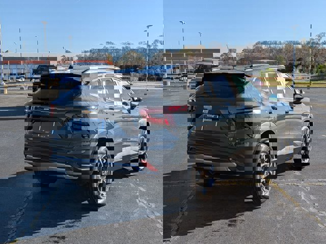 Used 2025 Chevrolet Trax LT w/ Driver Confidence Package image 6