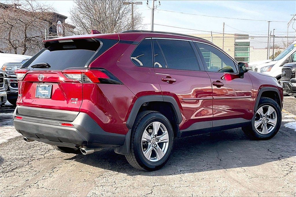 Used 2022 Toyota RAV4 XLE image 11