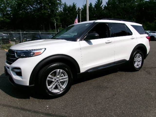 Certified 2023 Ford Explorer XLT w/ Equipment Group 202A AWD/4WD image 1