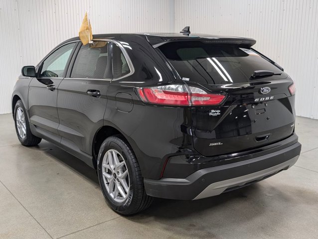 Certified 2024 Ford Edge SEL image 3